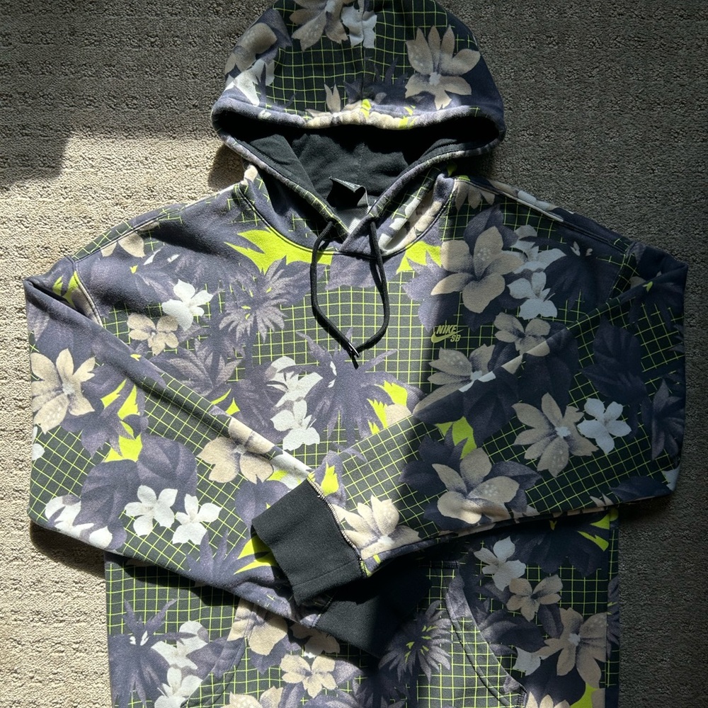 Nike SB Paradise Floral Hoodie